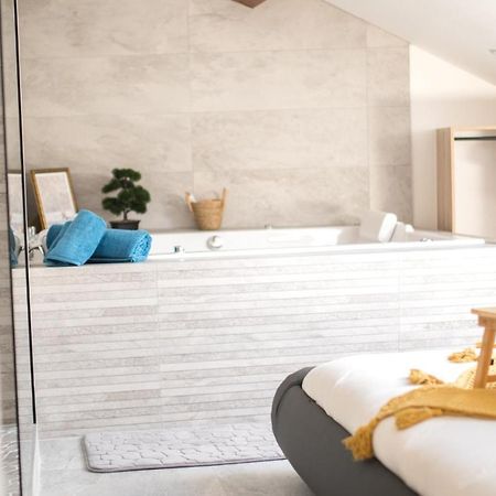 Lova Spa Saint-Etienne Екстериор снимка