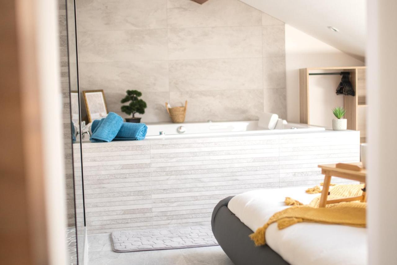 Lova Spa Saint-Etienne Екстериор снимка