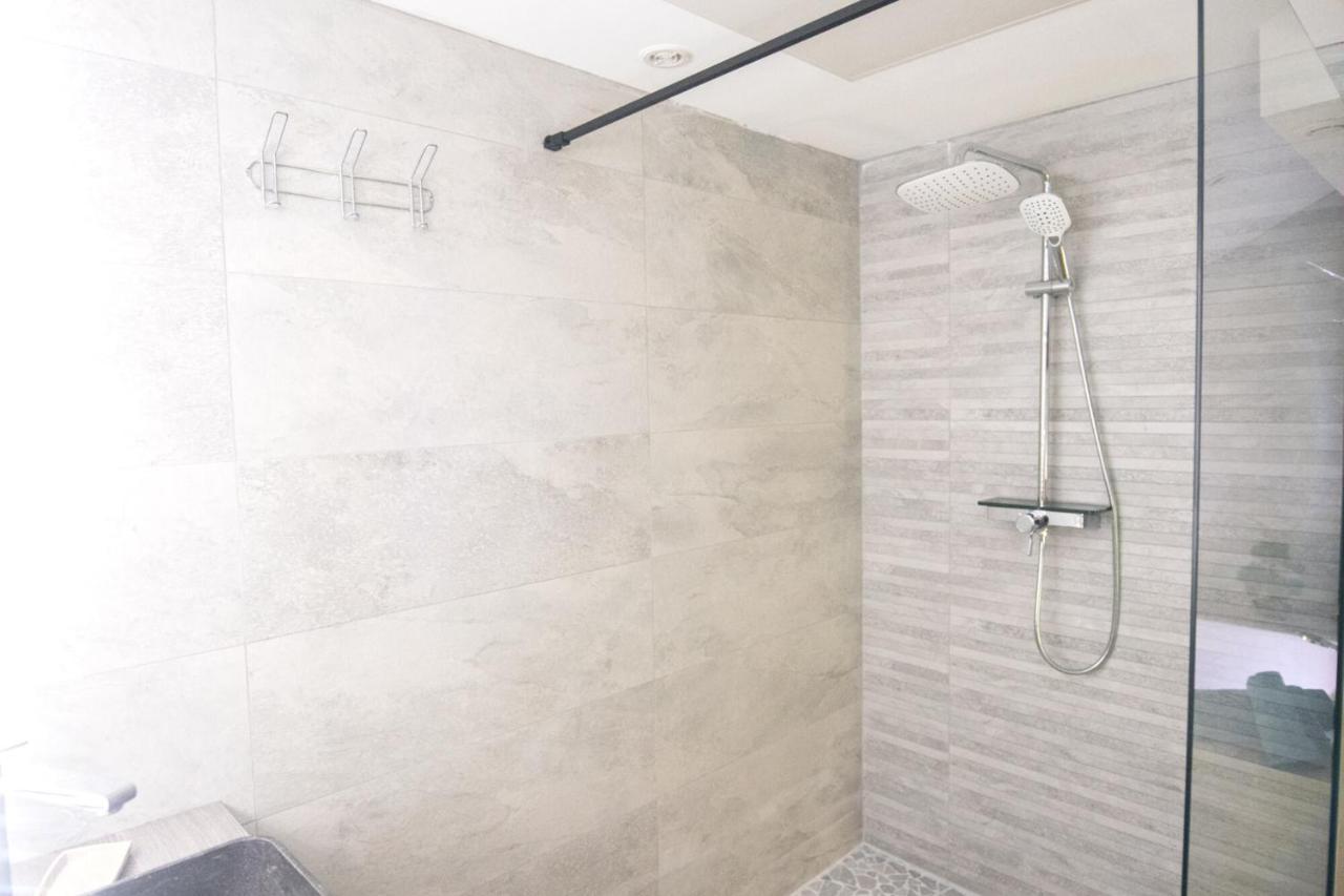 Lova Spa Saint-Etienne Екстериор снимка